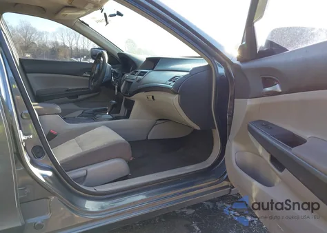 2009 Honda Accord 2.4 Lx z USA, uszkodzony, nr VIN 1HGCP26329A001326